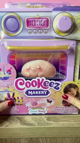 Had to get my hands on the limited edition Cookeez Makery 🤩 obsessed with these and how it comes out warm 🥰 #gemmasummeropens #cookeezmakery #cookezmakeryoven #supermoosetoys #asmrtoyunboxing #asmrtiktok #surprisetoyunboxing #asmrsounds 
