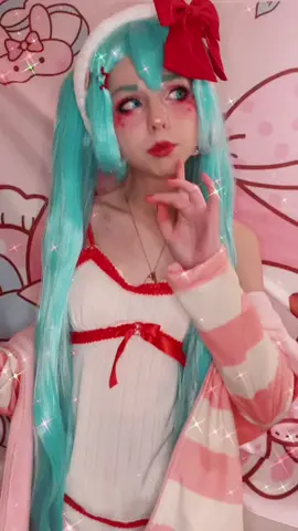 My backdrop was so wrinkled xd #hatsunemikucosplay #hatsunemiku #hatsunemikucolorfulstage #hatsunemikuvocaloid #mikucosplay #vocaloid #vocaloidcosplay #cosplay #cosplayer #cosplaying #anime #game #roomwear #roomwearmiku #roomwearmikucosplay #mikufigure #roomwearmikufigure 