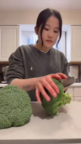 Preparing most of my produce for the week! Chop chop 🔪 #cookingvlog #koreanvlog #kitchenasmr #asmr #vegetables #foodvlog 