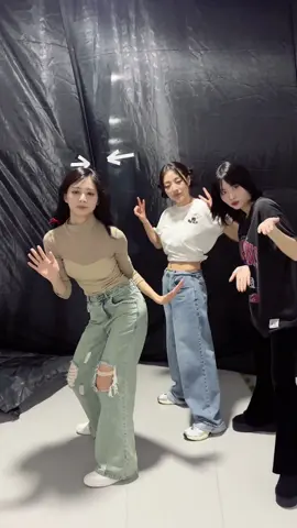 How many letters in FIREBALL? ❤️‍🔥 #fireball #트와이스 #TWICE  #모모 #MOMO #지효 #JIHYO  #쯔위 #TZUYU