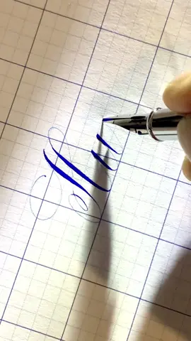 Còn bạn nào chưa được viết tên k nhỉ🤔😍#viettangten #LearnOnTikTok #tavanchudep #sangtaonoidung 