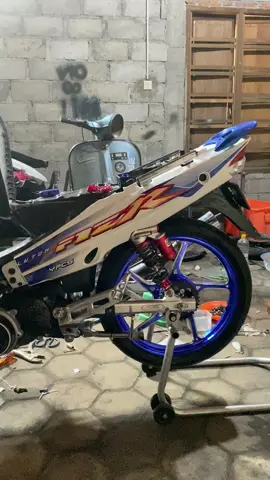 sedang di usahakannn🥰 #2stroke #fizr #restorasimotor 