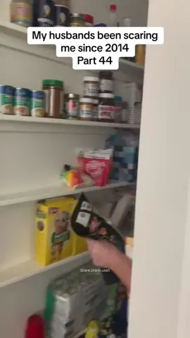 Scare prank 👻🤣 #scarepranks #scarecamchallenge #fail #foryou #fypシ #failsoftiktok #funny #scarecam #fails #funnyvideo #funnyprankvideo #funnymoments #bushmanpranks #hahahahahahahaha 