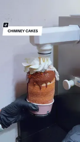 Kinder bueno and Nutella chimney cakes 😍 these are filled with a selection of ice cream and topped with dispensed whipped cream! Location: Sweet Gaufre, Barcelona #dessert #food #chocolate