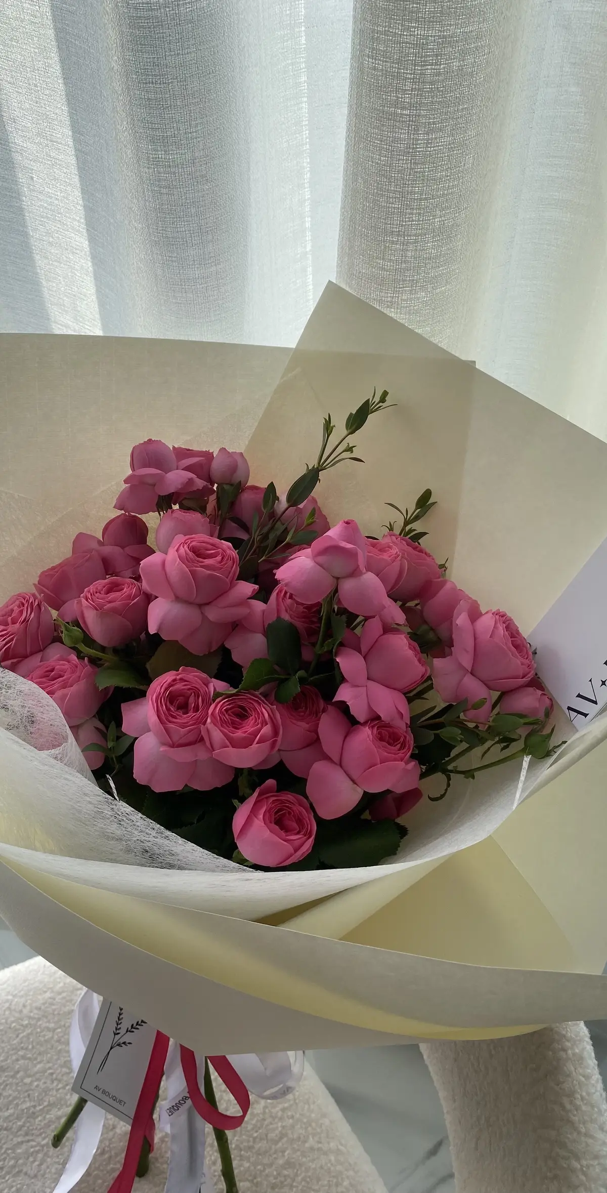 بعض الورود تستاهل نقول عنها دلوعه و مره 💕🧚🏻 #avbouquet #foryou #سنة_جديدة #باقات_ورد #بوكيه_ورد #fypシ 