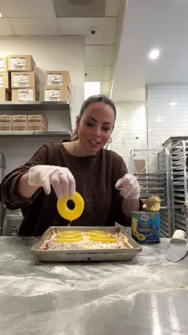IT’S GONNA TAKE A LOT OF CONVINCING BUT… should we add this to the menu?! 🤣🤩😍 #pizza #pizzashop #dayinmylife #funny #pineapplepizza #vegas #vegasfood #pizzatok #couturepizza #food 