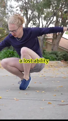 Social unacceptable things we need to fix!  Movement experimentation! Feet shaped shoes! Tree climbing! Thanks to Peluva for sponsoring! I don’t care about the stares, my feet are WAY better off with the shoes. #stayflexy 