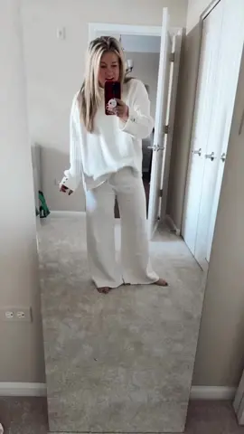 A perfect lounge set! #falltrends #falltransition #fallstyle #fallfashion #petitegirl #petitefriendly #falloutfits #fall2023 #fall2023trends #over40styleblogger #fallreel #lathleisure #momstyle #casualstyle #casualoutfitideas #joggerstyle #joggeroutfit #athleisurewear #athleisurestyle #everydaystyle #affordablefashion #momstyle #Itkunder50 #winterfashion #winterstyle