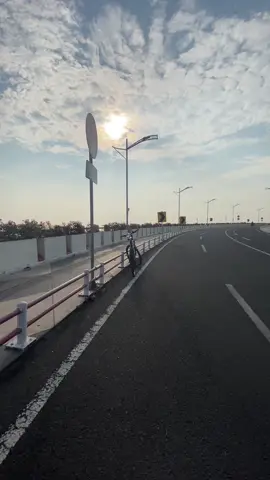 Jembatan surabaya yang ada di kenjeran surabaya #fyp #fypシ゚viral #jembatansurabayakenjeran #jembatansuroboyokenjeran #jembatansuroboyo #viral #tiktok #surabaya #surabayatiktok #tiktoksurabaya #kenjeransurabaya #supersero7 #supersero96 #inisurabaya #sekitaransurabaya 
