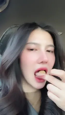 กินลำใยอยู่ #แนนวริศรา 