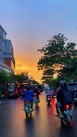 Nda kalah cantik senjanya boulevard🌇 #senja #sunset🌇 