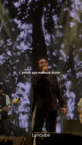 Hati - hati di jalan - tulus live perform #tulus #hatihatidijalantulus #temantulus 