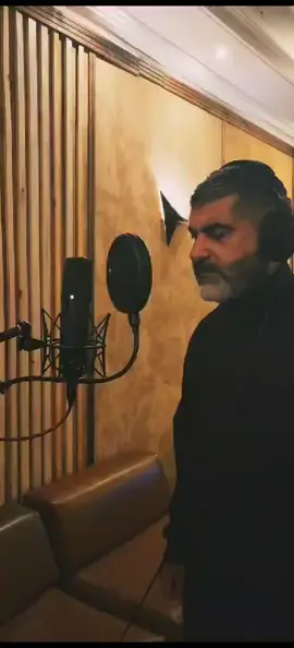 عم نودع هالسنة والحبايب مش معنا#حسن_علامة 