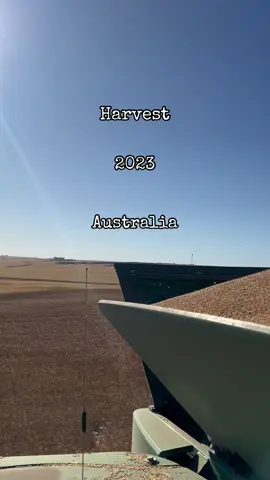Viridis Harvest 2023 over and out 💪🏼 #viridis #farmtok #agritok #farming #harvest #australia🇦🇺 #Summer #header #combine #2023 #johndeere #s790 #womaninag 