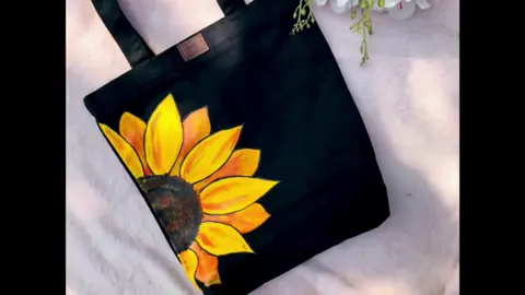 #foryoupage❤️❤️  #foryoupage #foryoupageofficiall #foryou #handpaint #totebag #handpaintedtotebag #sunflower #art 