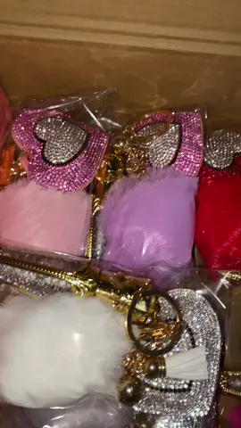 Pov: You just packaged an order of 8 Diamond Heart Keychains from another platform 💕👌🏾. These are available (and cheaper) on our tiktok shop #girlythings #classystyle #keychain #girlkeys #keychaincharm 