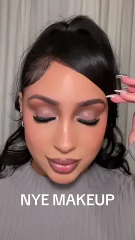 …lets play truth or dare 😌😏 this is the most perfect nye look 🩶 simple but still sparkly, hope you guys love it as much as i do 