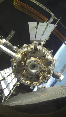 Amazing footage with the original audio of the Soyuz docking to the International Space Station 👨‍🚀🌍 #earth #soyuz #cosmonaut #iss #spacestation #astronomy 