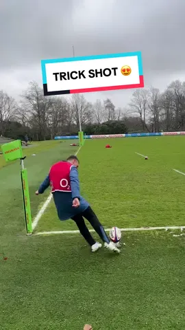 What a strike 👏 #englandrugby #rugby #trickshot #kevinsinfield 