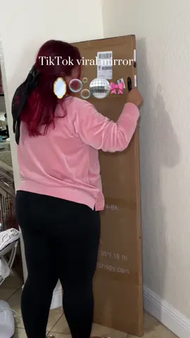 Hay les dejo el dato , tambien mi esposo dice que poner el respaldar sobre una ventada hace que la armonia de la casa se valla , pero nosotros estamos cubierto por papa dios todo poderoso, creo que solo son mitod ustedes que creen ? #espejoviraldetiktok #tiktokviralmirror #mirror #espejo #hogar #tratandodemejorar #portalesenergeticos #espejosdecorativos #losportales #fyp 