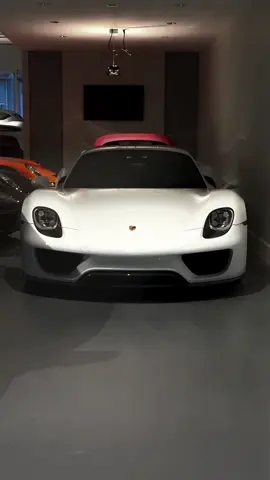 Fastest in the Holy Trinity #porsche #918 #918spyder #porsche918 #porsche918spyder #hypercar #yvr #vancouver #car #cars #carsoftiktok #carspotting #viral #fyp