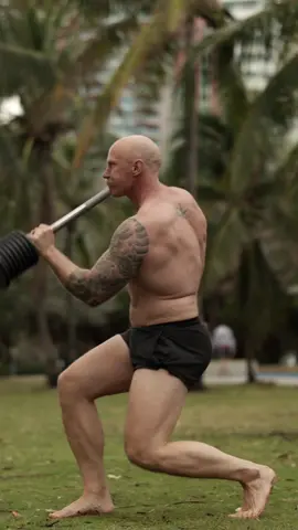 STEEL CLUB TRAINING IN MIAMI 👊🏾‼️Wherever we travel to I swing steel, this is the Cadi Club an adjustabelysteel club made by a small team of savage based in US 👊🏾‼️ #thesavagearmy #savageup #steelclub #cadiclub #steelclubtraining #steelclubtrainingprogram 