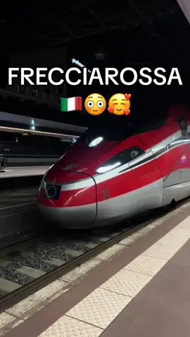 Merci à l’ADC pour les appels de phare 🤙🏼 Départ silencieux de la rame Frecciarossa ETR 1000 de Trenitalia 🇮🇹 en gare de Lyon Part-Dieu #sncf #tgv #tgvinoui #inoui #ouigo #ter #fyp #pourtoi #lyon #france #italy #night #lyonbynight #lightson #aesthetic 