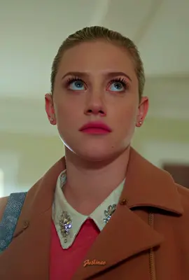 Her reaction in the end is priceless😭 #riverdale #bettycooper #pollycooper #riverdalescene #riverdaleedits #justinaftereffects #fyp #formula 
