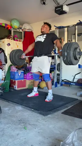 Love a good Home 🏠 workout #TalkToEm🗣️ #BOUTDAT #shotput #discus #thrower #spin #glide #70Feet #throwertok #trackandfield #athlete #viral #training #strengthandconditioning #txst #usatf 