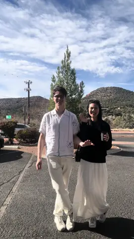 Actually remembered to film these #handclapchallenge videos!!! #handclaptransition #travelcouple #claphandschallenge #claphandstransition #handclappingchallenge #travelcouples #sedonaarizona 