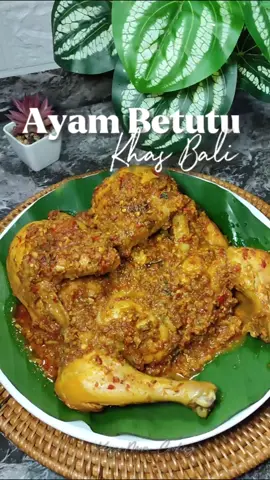 Ayam betutu khas Bali  ala mama Kenzo  Bahan : -Ayam satu ekor utuh Bumbu:  - Cabe merah kriting - Cabe rawit - Bawang merah - Bawang Putih - Terasi - Daun salam - Daun jeruk - Kemiri - Kencur - Sereh - Lengkuas - Jahe - Kunyit - Garam - MSG/ Kaldu bubuk (Optional) - Gula merah - Lada bubuk  - Ketumbar bubuk Bangga tinggal di Indonesia banyak makanan khas Daerah yang enak-enak. Untuk wok pan ya bisa cek keranjang kuning ya mom Happy cooking 🌻 #kenzomomcooking #Solo #masakhappy #javapride #spiritofjava 