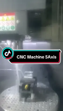 Liệu mình có vượt qua kì phỏng vấn lần này không nhỉ? Ước mơ của mình là đây. 1 tay setup CNC 5Trục #xuhuong #cncmachining #mayphaycnc #cokhichetao 