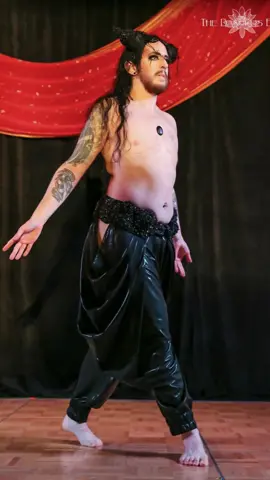 The skirts it gives me are wild #dance #dancer #bellydance #bellydancer #maledancer #malebellydancer 