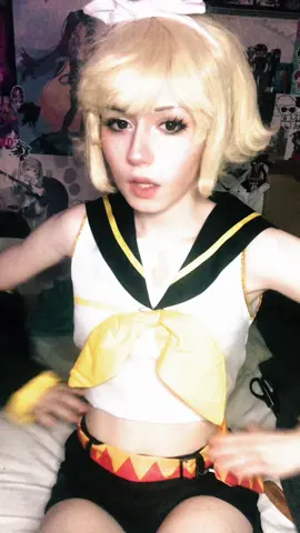 i forgot how hard it is to make horns #rinkagamine #rinkagaminecosplay #rincosplay #rinkagaminevocaloid #vocaloid #vocaloidcosplay #cosplay #anime #manga #fyp #foryoupage #hethey 
