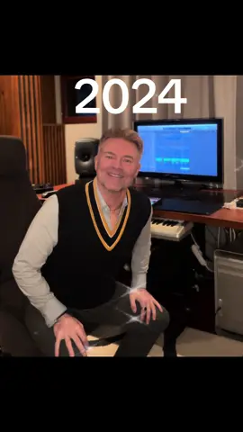 Vuos vaihtuu. Olkoon uusi vuosi mahdollisimman hyvä meille kaikille. Rauhaa ja ❤️#rakkautta#happynewyear #ressuredford 