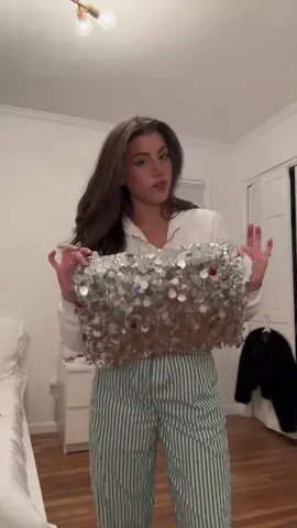 GET DRESSED WITH ME 🕺🏻🪩 #fyp #foryoupage #fypシ #getdressedwithme #grwm #nye #newyearseve #newyears #getreadywithme #outfitideas #outfit #ootn #influencer #outfitoftheday #outfitofthenight #goingout #nyc #newyorkcity #outfitinspo #clubbing #viral #trend 