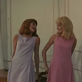 leur amour est si pur 🫶🏻 #francoisedorleac #cinemafrancais #catherinedeneuve #lookingateachother #sisters #foryou 