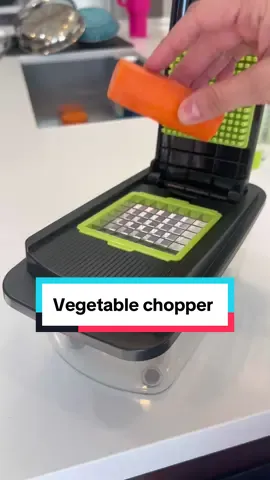 Kitchen must have! This is the best vegetable chopper out there #kitexpert #tiktokshop #vegetablechopper #vegetablechopperreview #tiktokshopkitchen #kitchenmusthaves #homechef #souschef 