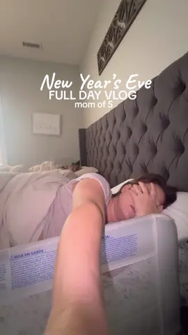 Brought in the new year and was home by 6:00 😆 #newyearseve #ditl #ditlofamom #Vlog #Lifestyle #sahm #grwm #lifestyleblogger #skating #momswhoskate #mommyinfluencer 