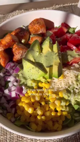 This post by @@Rachelis your New Year reminder to STAY MOTIVATED!🙌💭😍 Want to eat healthier in 2024?? Follow our page for the most gorgeous healthy recipes reposted from creators all around!🥒💗✨🤗 #ny#nyee#newyearse#newyearnewmeo#goalsn#inso#motivatione#aesthetice#healthye#healthe#recipesif#Lifestylea#healthfoodo#foode#cleant#eatp