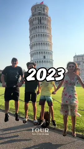 2023 foi um ano de muitos acontecimentos e realizações. Agora é hora de receber 2024 com os braços abertos e o coração pronto para as novas emoções.
‌ Esperamos em 2024 transformar mais passeios pela Itália em experiências únicas e inesquecíveis. Siga a gente para acompanhar mais das nossas experiências com os nossos clientes, e se você quer ter a sua viagem transformada entre em contato com a gente. Feliz ano novo!
‌ #tournaitalia #itália #2024 #dicasdeviagem #citytour #recap2022 #2023recap 