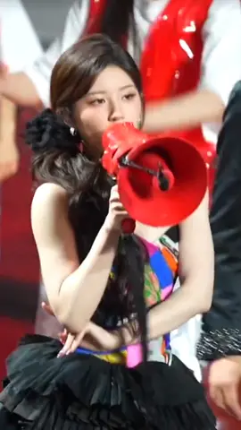 ความสุขของฉันคือได้เห็นคนที่ตัวเองชื่นชอบhappyมากๆก็เพียงพอแล้ว🥰💜#จ้าวลู่ซือ #zhaolusi #赵露思 #zhaolusixnye2024 #2024hunantvnewyearsevegala #fyp #foryou 