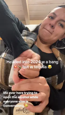 Headed into 2024 w a bang 💥🍾 but w tequila 😂 #fyp #donjuliotequilaa #cheers #happynewyearss 