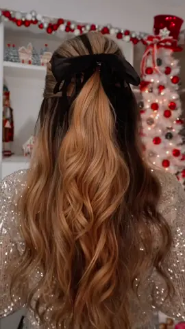 Half up bow hairstyle🎀 Putting a bow on 2023👋 Hello 2024! #hair #hairstyle #bowhairstyle #hairtok 