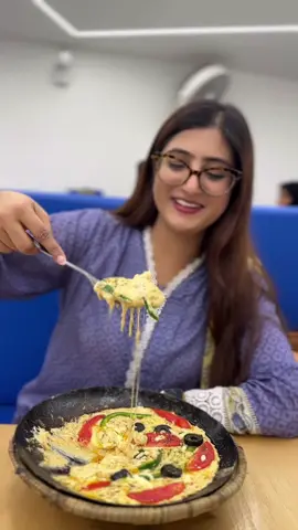 Pizza handi in Karachi! #fyp #foryou #foryourpage #pizzalover #pakistanifoodies #explorepakistan 