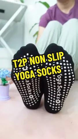 With silicon beads threaded on the sole of the sock, it provides stability and secure grip on any surface. Try these yoga socks today! #yoga #yogasocks #socks #nonslipsocks #pilates 