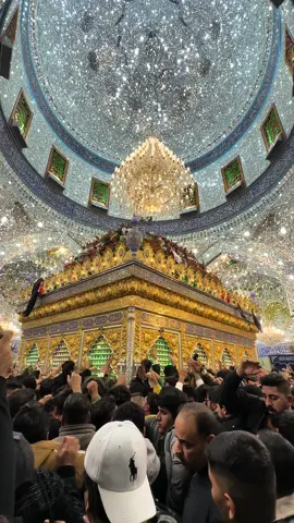 فيديو جميل بالقرب من شباك ابا الفضل العباس #لمسات #المصور_عباس_الموسوي 