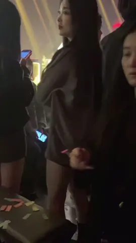 Thanh xuân như một tách trà. Sống mà không cà khịa thì trà không ngon 😁 #gaixinh #barclub 