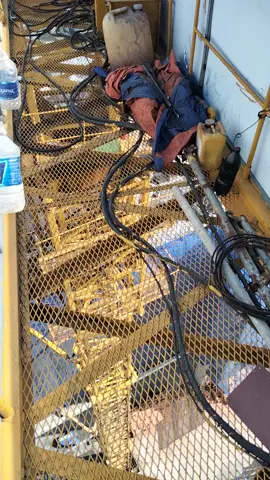 lên sửa cẩu tháp và cái kết cảm lạnh 