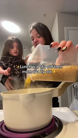 #fyp #Relationship #fy #baby #teenmom #mom #mommy #momlifebelikethat #15andpregnant #trending #toddler #lunch #lunchtime #lunchideas #lunchformyhusband #lunchboxideas 